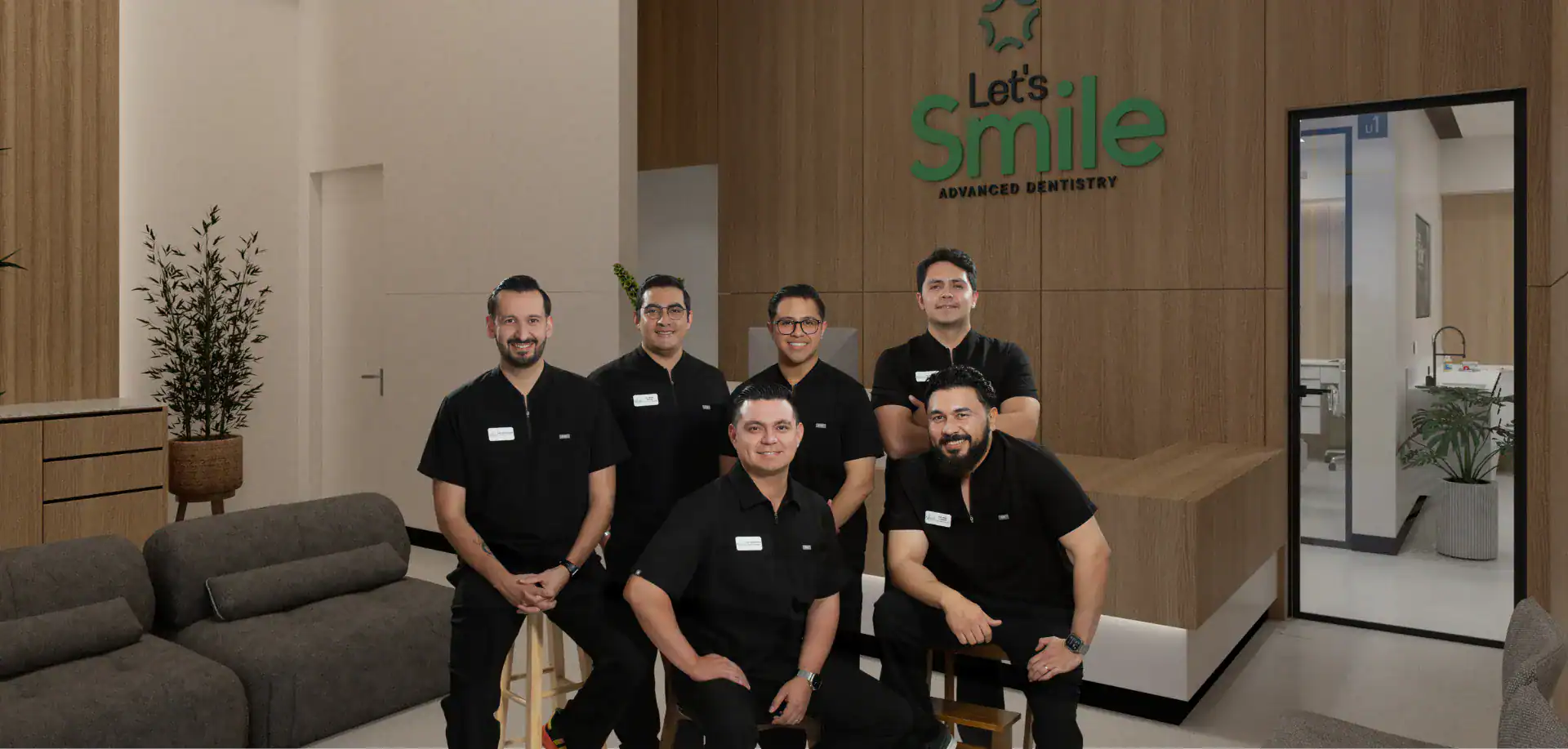 The team of Let's Smile Dentistry Clinic in Mexicali Baja California